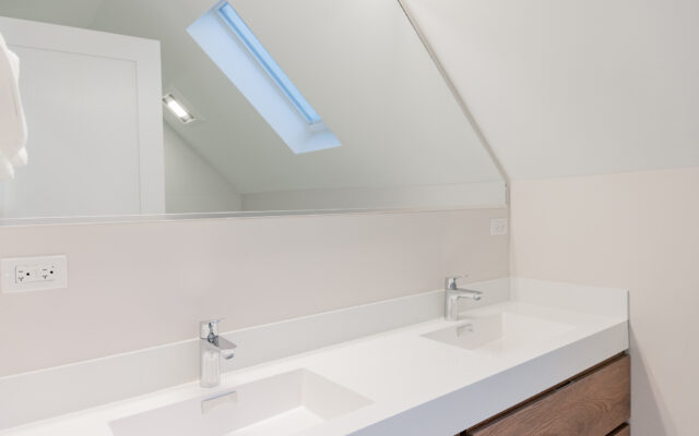 11. Bedroom3MasterBathA