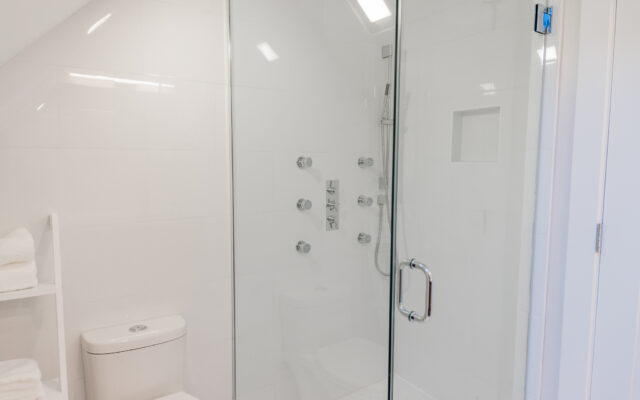 11. Bedroom3MasterBathB